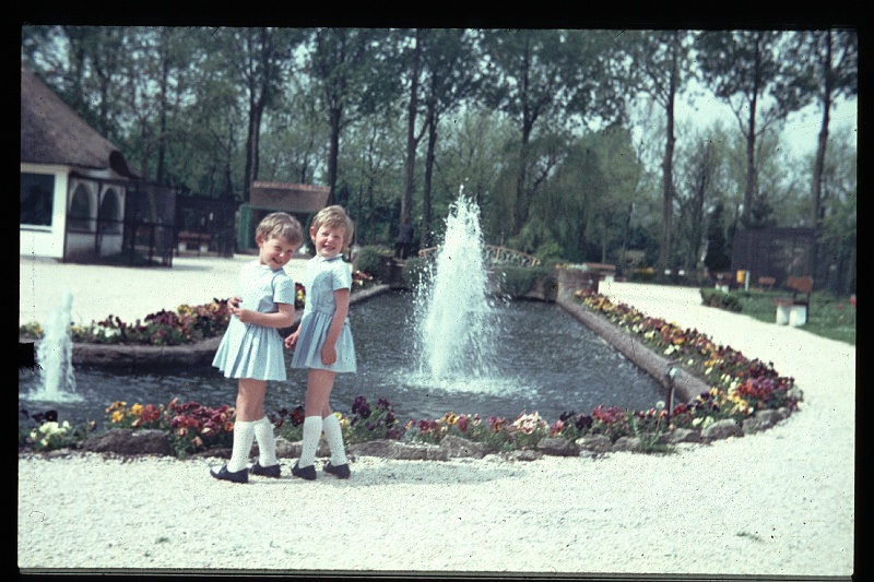 17.Avifauna mei 1966 Brigitte,Marion.JPG